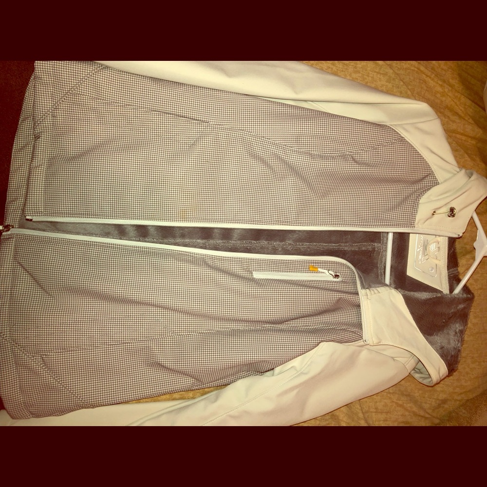 Houndstooth jacket with fur inside